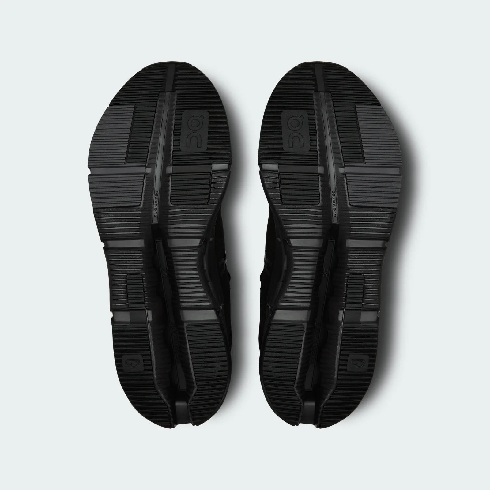 On Cloudnova 2 All Black, sole