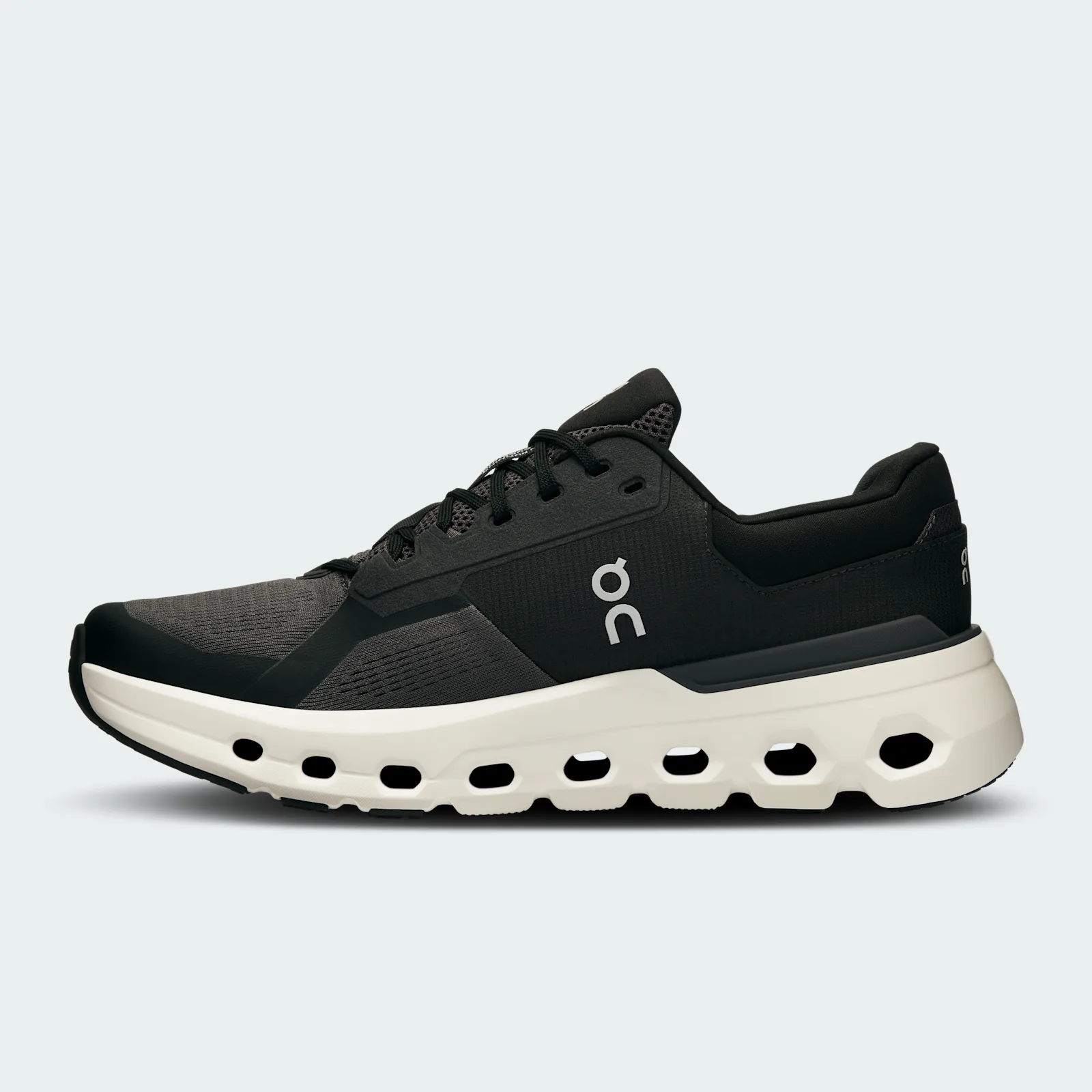 On Cloudrunner 2 Eclipse Black, medial