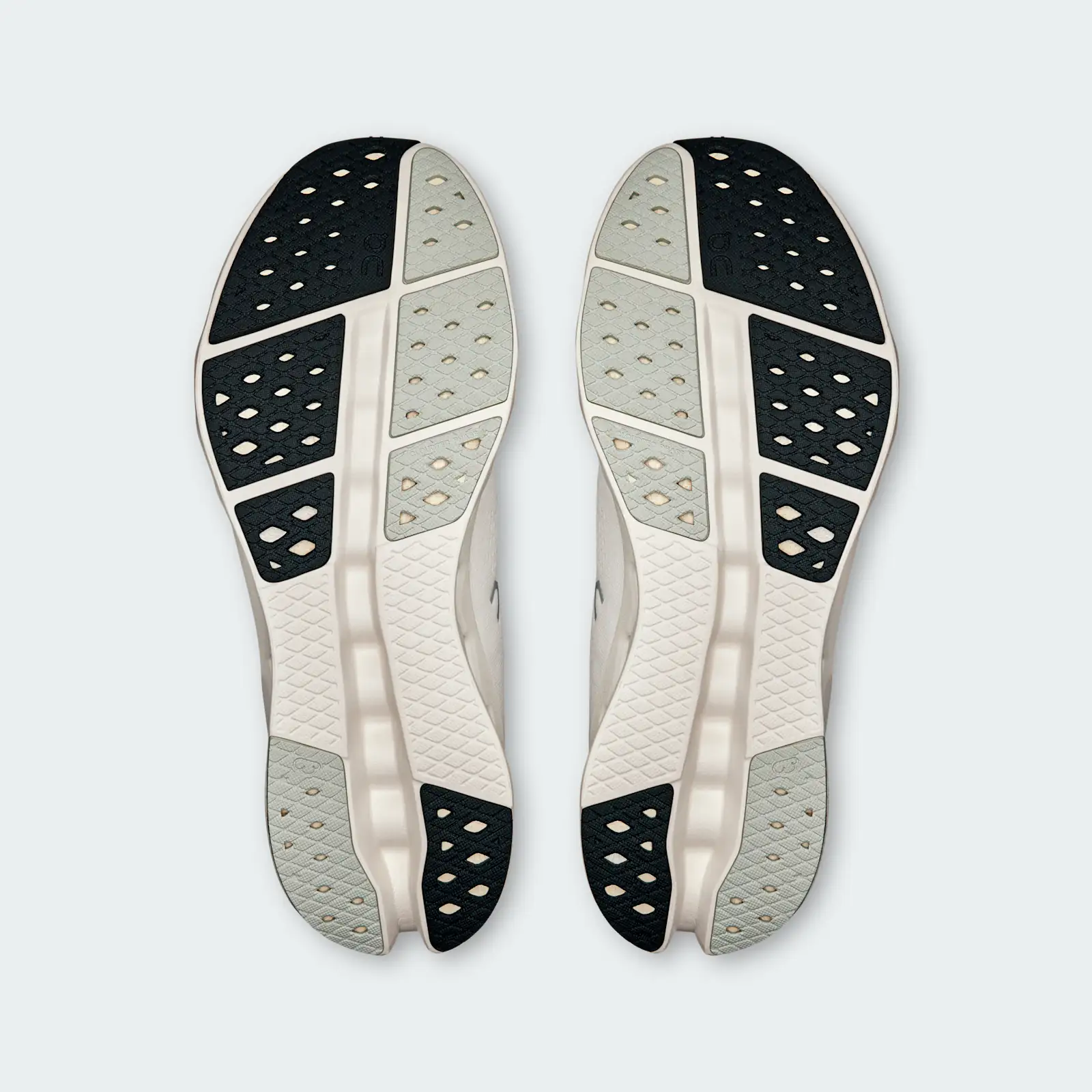 On Cloudsurfer 2 Ivory Ivory, sole