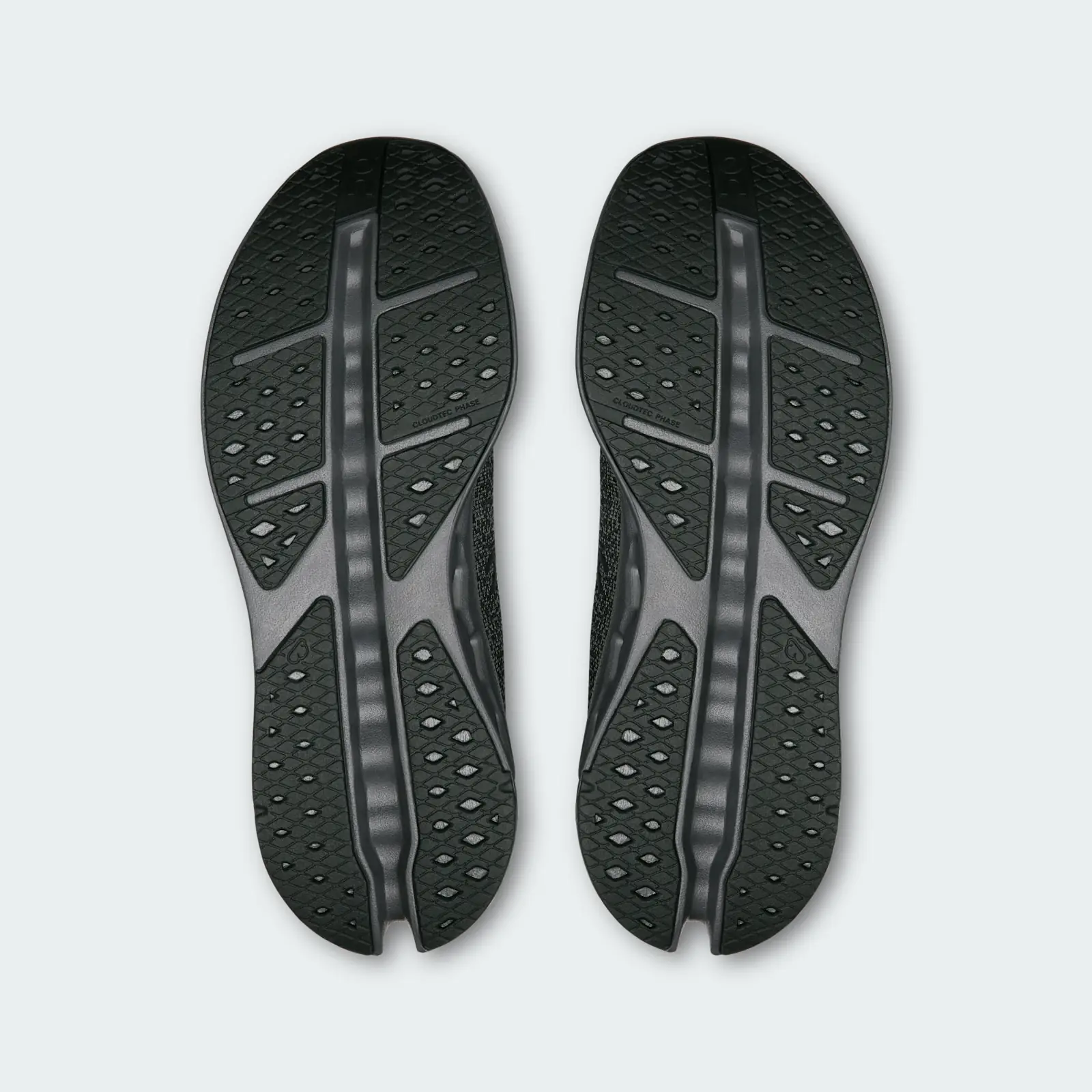 On Cloudsurfer Max Black Eclipse, sole