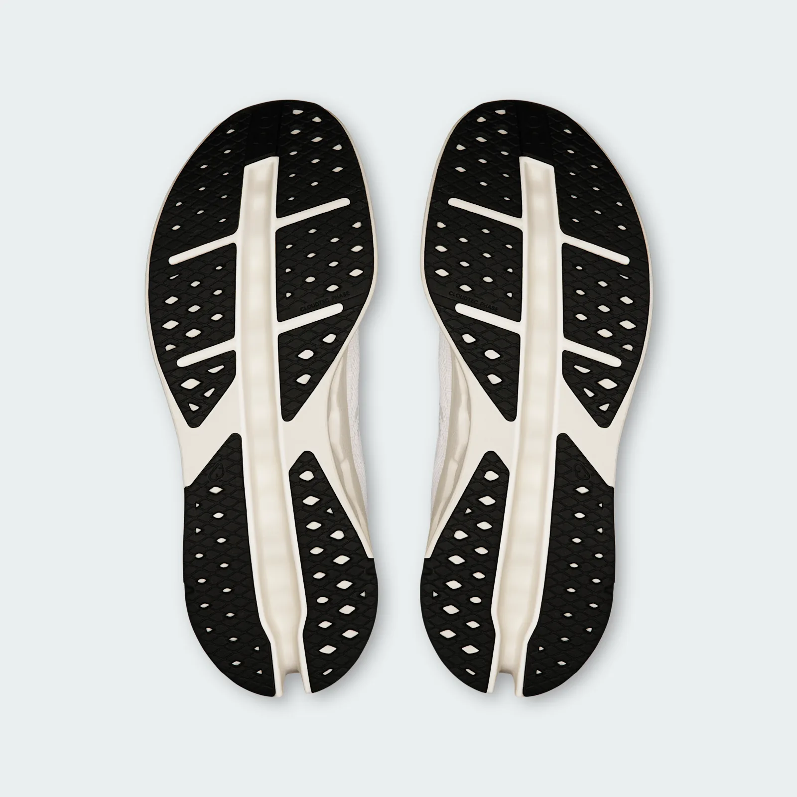 On Cloudsurfer Max White White, sole