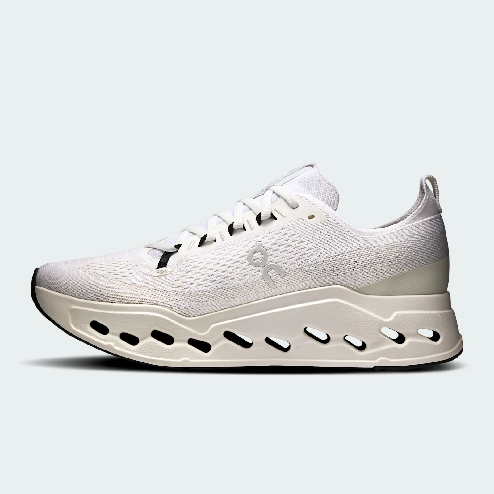 On Cloudsurfer Max White White, medial