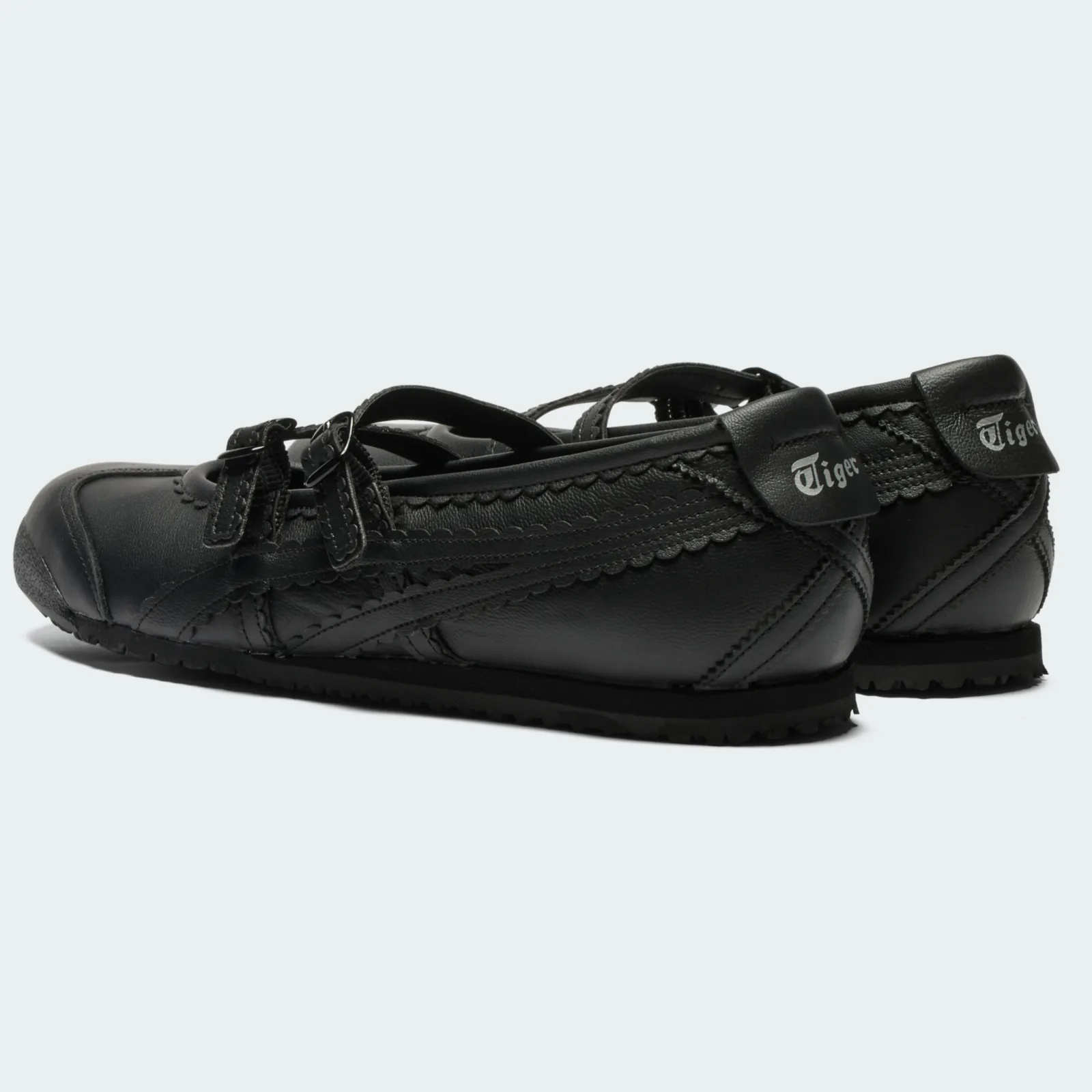 Onitsuka Tiger Mexico 66 TGRS Black/Black, angle