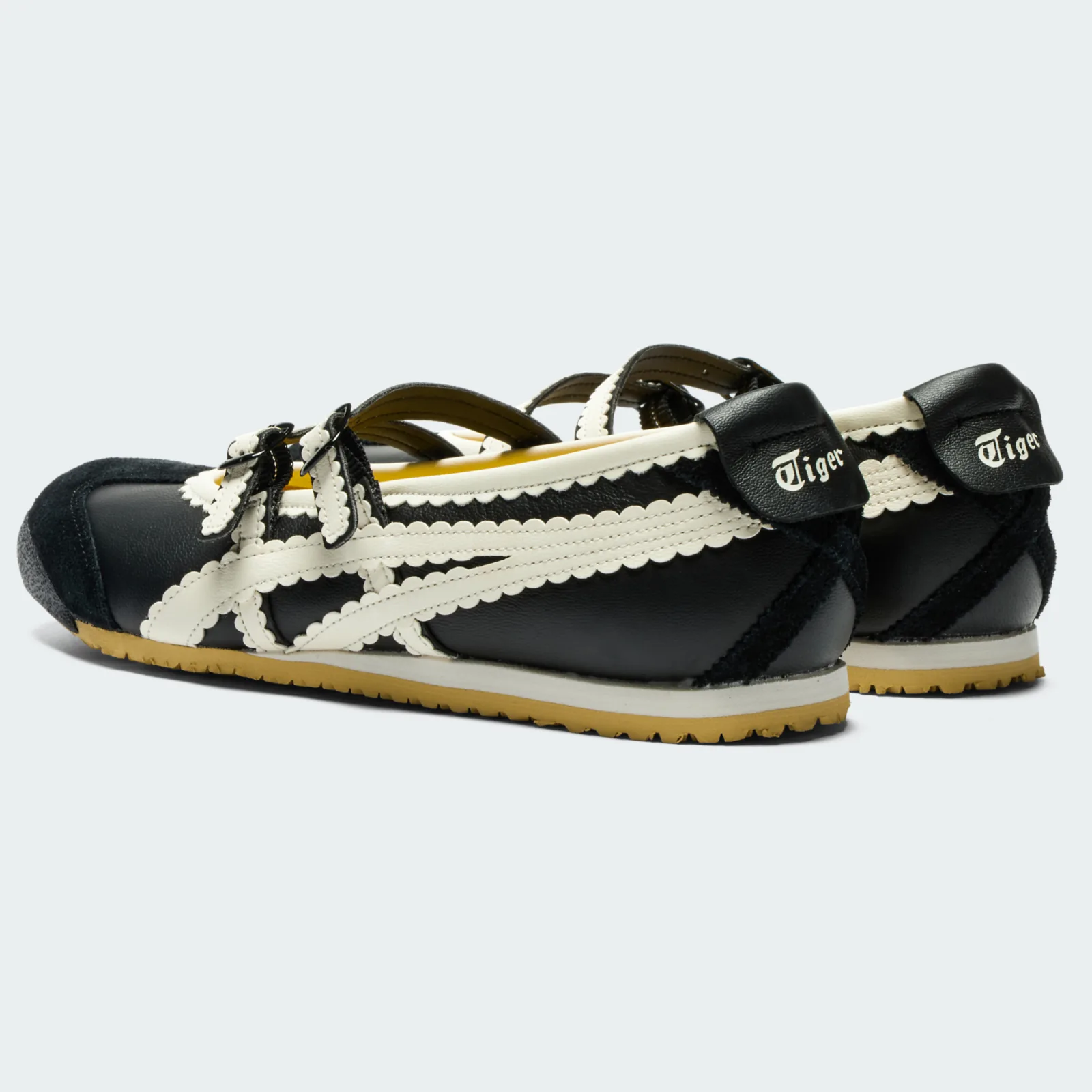 Onitsuka Tiger Mexico 66 TGRS Black/Cream, angle