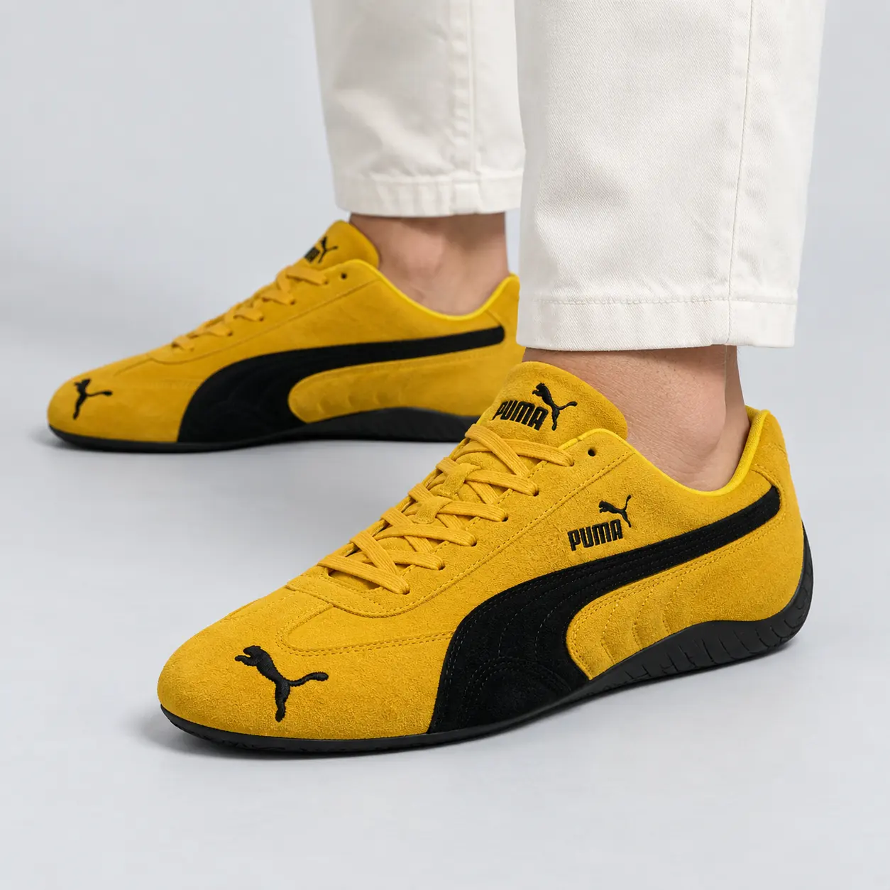 Puma Speedcat OG Yellow Black, on foot